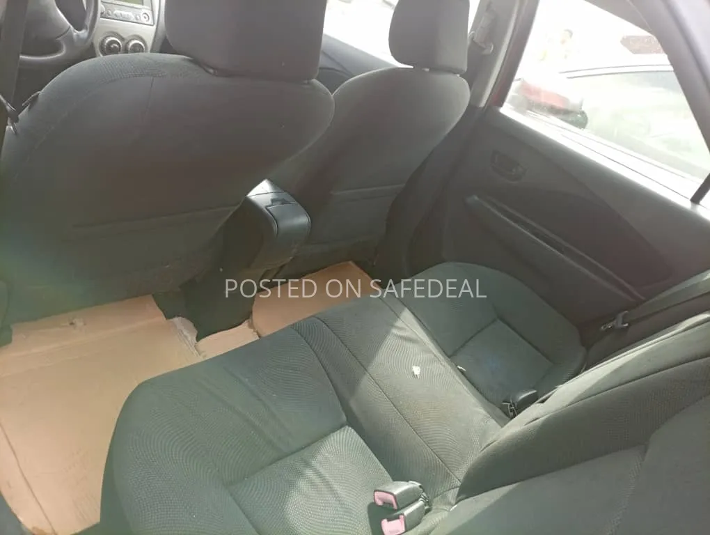 Toyota Yaris 2012 - Red
