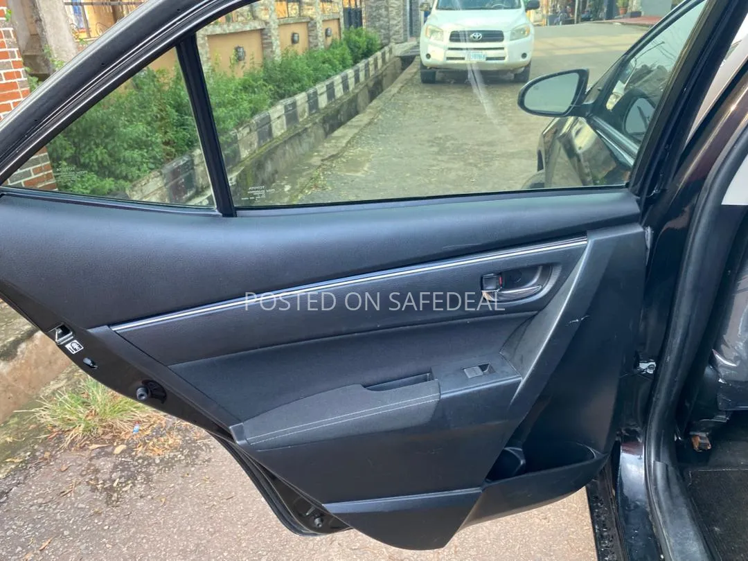 2018 Toyota Corolla - Black