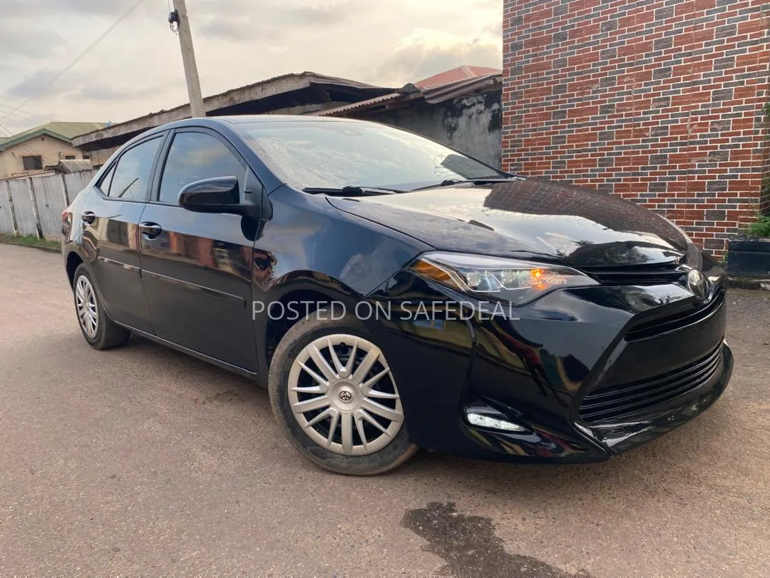 2018 Toyota Corolla - Black
